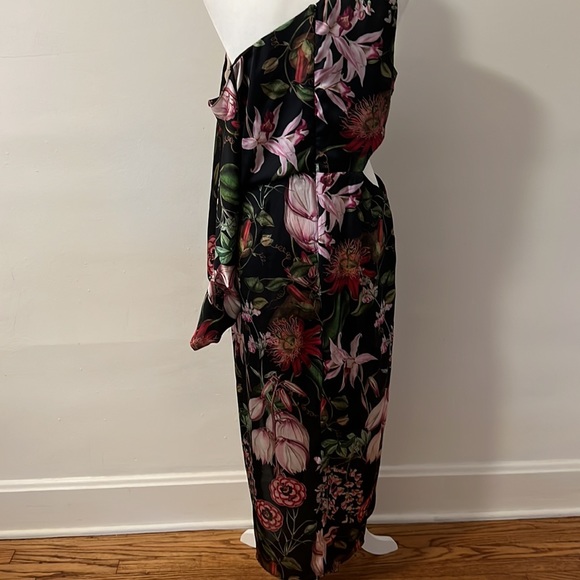 Walk This Way Dress - Picture 8 of 11